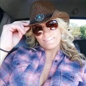 Meet your Posher, Erica